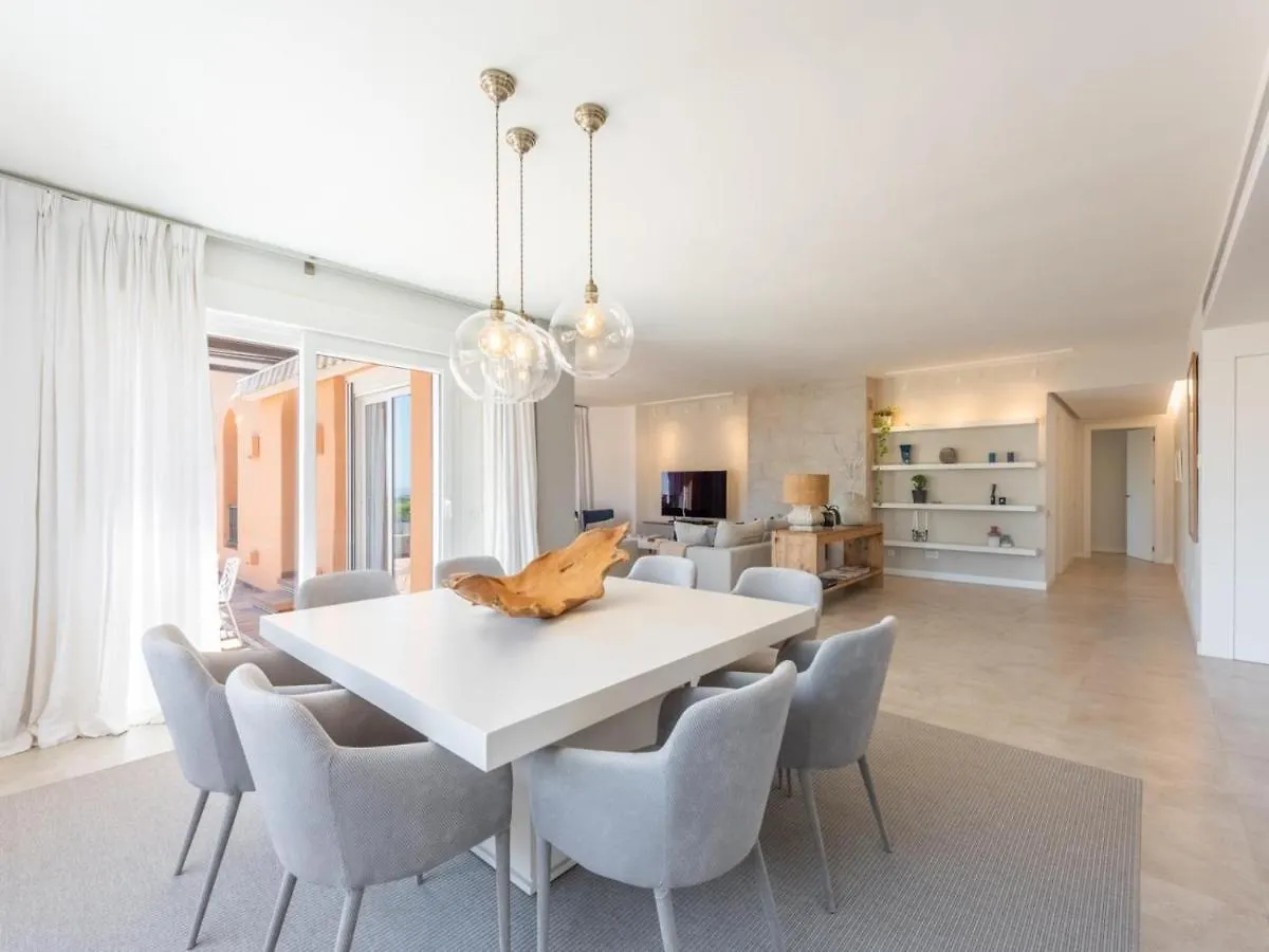 Los Belvederes A Spacious And Luxury Apartment Marbella Spain